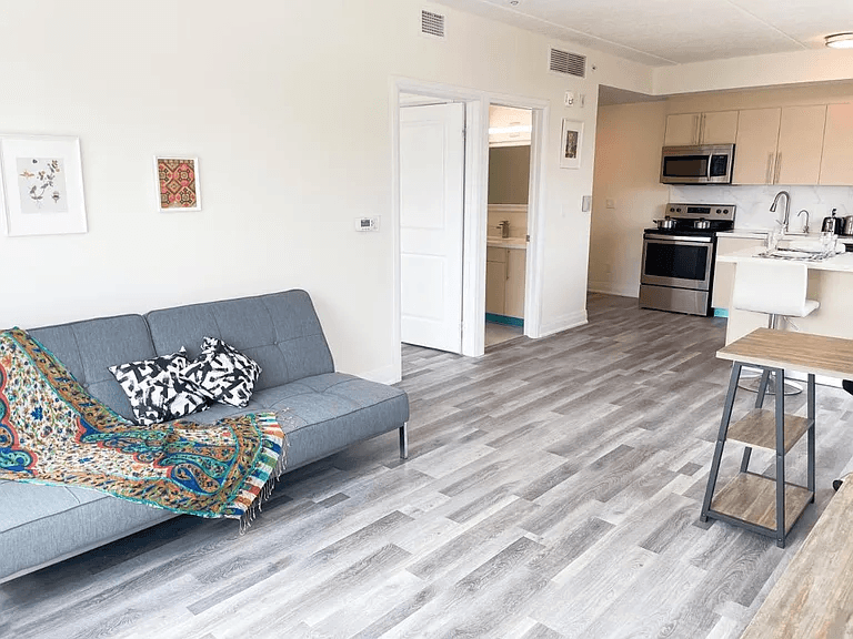 Rental Building - 311 Batavia Pl - Suite 1B image 2