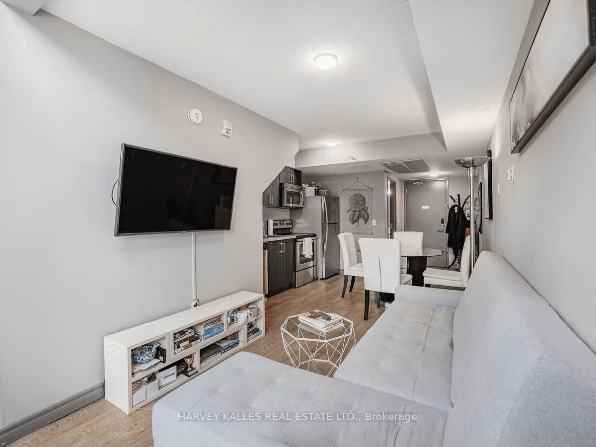 UPLUS Condo Near Waterloo Campus - Loft image 3