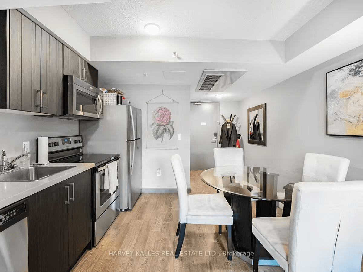 UPLUS Condo Near Waterloo Campus - Loft image 5