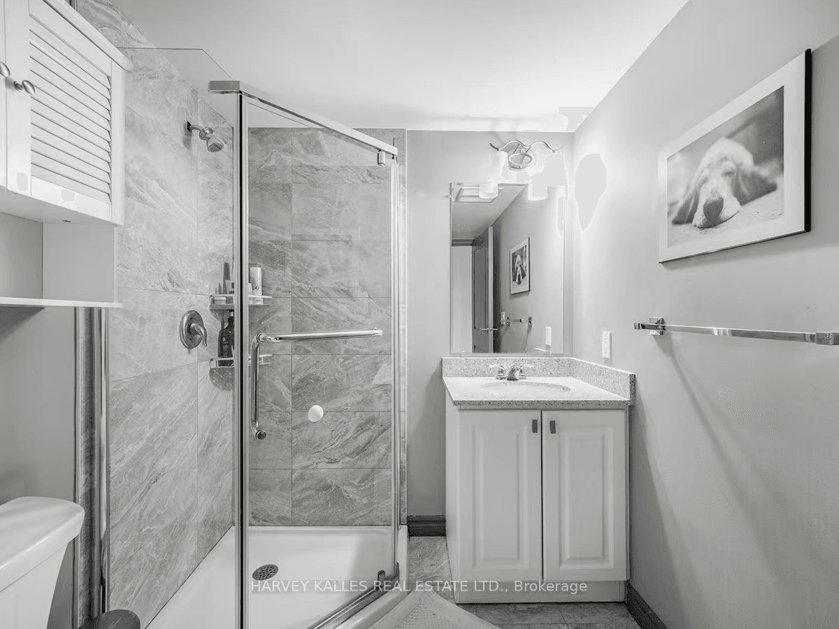UPLUS Condo Near Waterloo Campus - Loft image 10