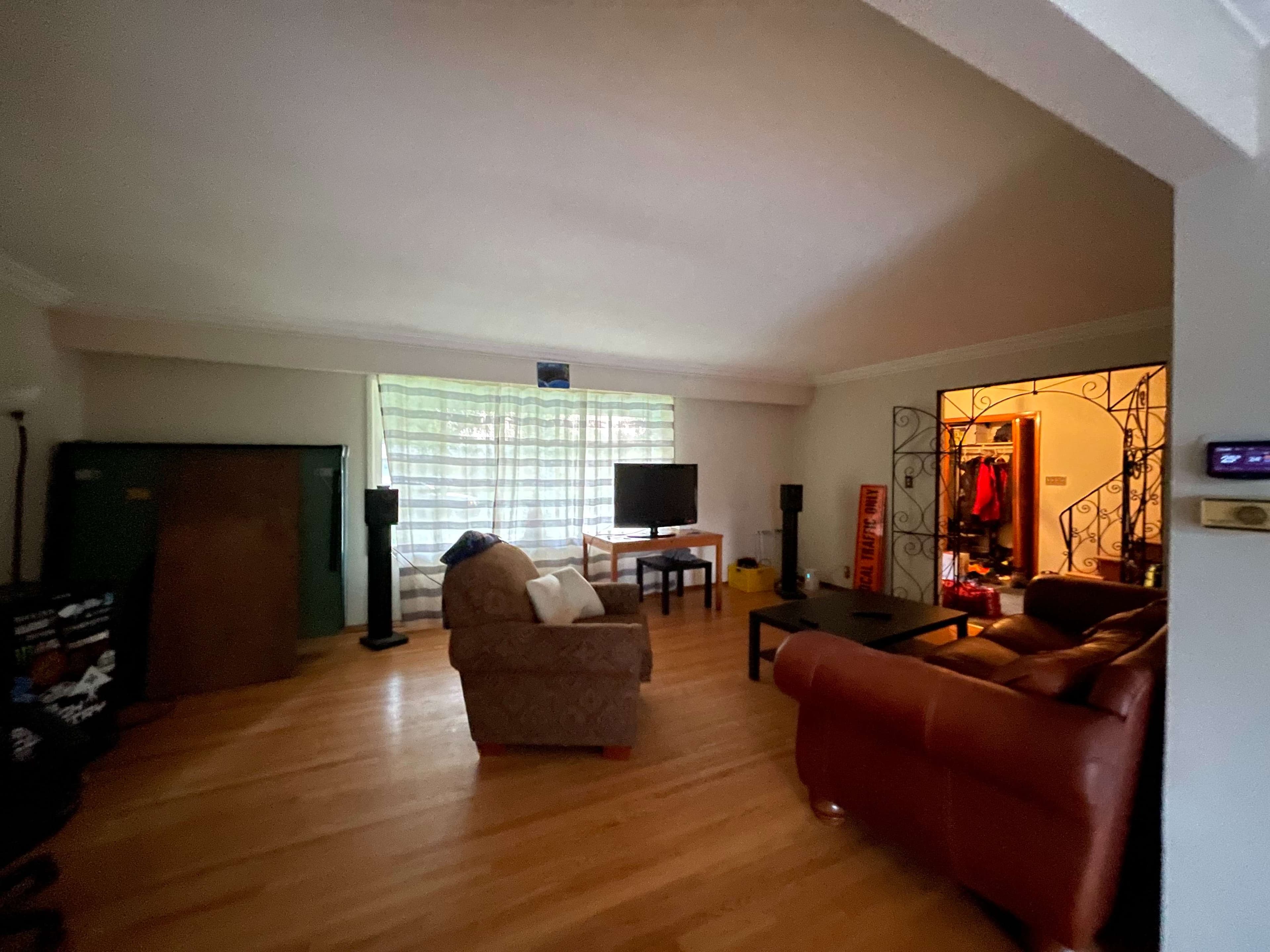 UofGuelph 2900 sqft detached w/ 5 bdrm, 2.5 bath