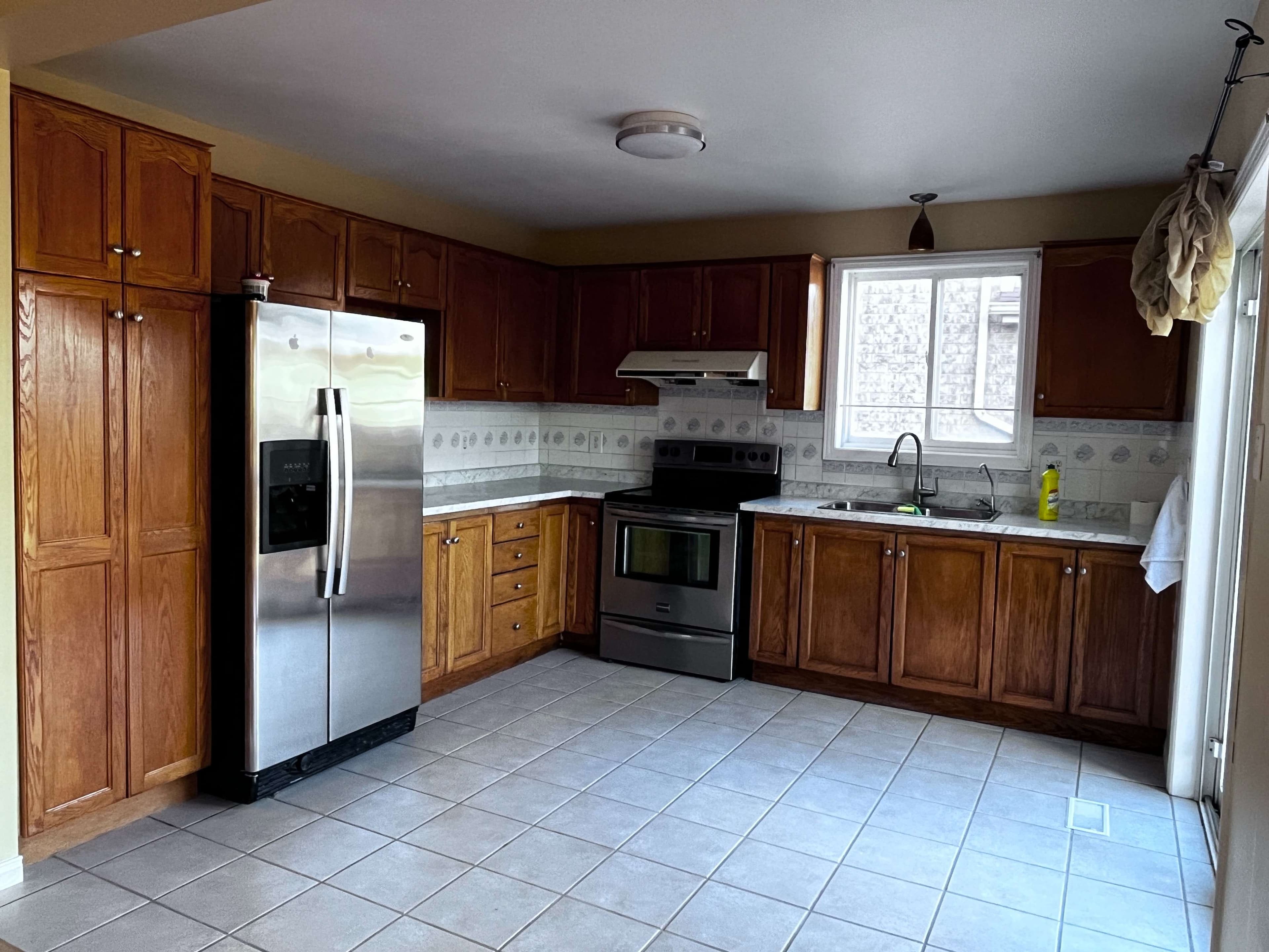 4 bdrm 2.5 bath detached house in Guelph